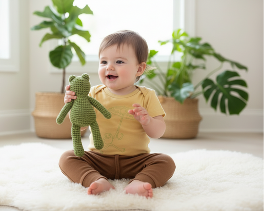 TwOOwls Yellow/Green Frog Short Sleeve Tee -100% organic cotton